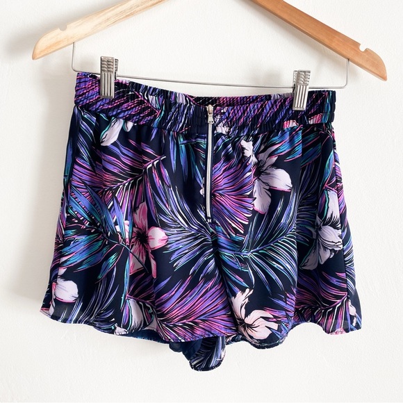 Dynamite Tropical Print Zipper Shorts – Size XS, Purple, Pink, Navy Blue - Picture 3 of 7